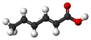 Acid sorbic (C6H8O2) là gì? Và những điều cần biết về hóa chất bảo quản
