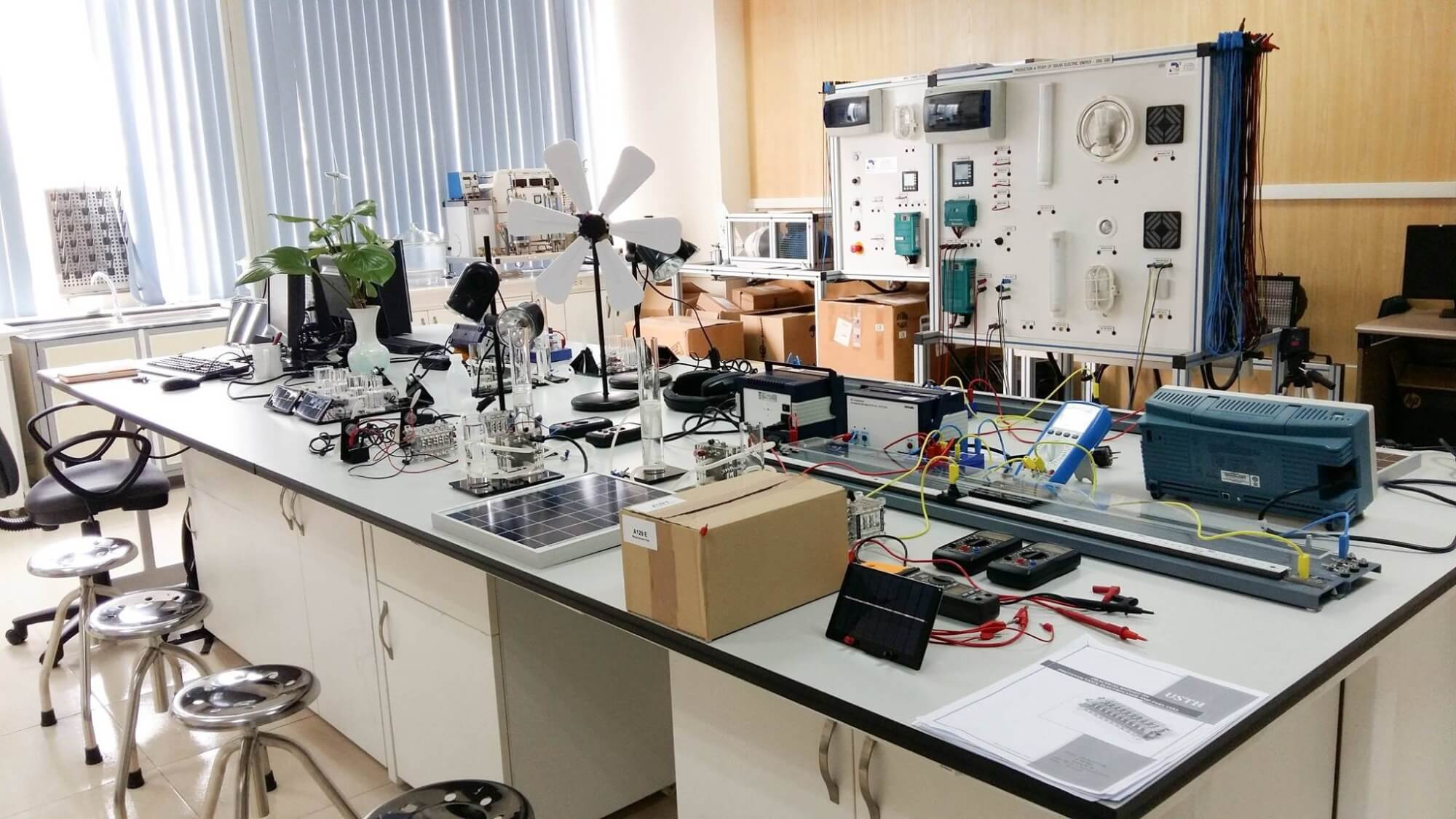 Lời khuyên khi lựa chọn nội thất phòng thí nghiệm