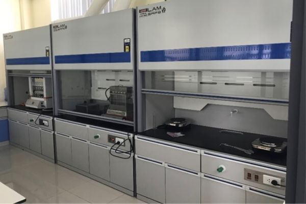 Tìm hiểu tủ hút khí độc là gì?