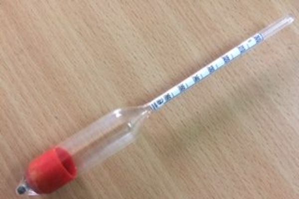 Một vài lưu ý khi sử dụng tỷ trọng kế khi đo chất lỏng