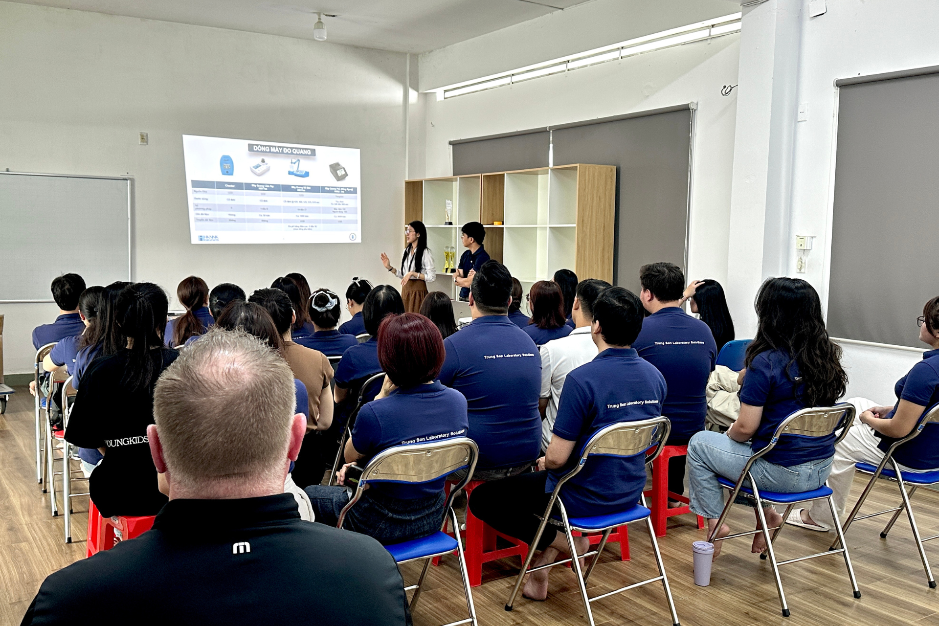 Phần trọng tâm của chương trình là training chuyên sâu về các dòng thiết bị phân tích mới từ Hanna Instruments.