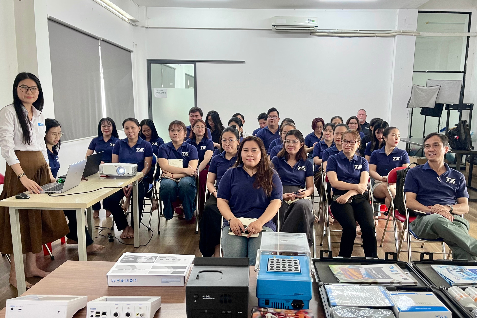 Đội ngũ TSLABS tham gia buổi training ngay 17/3 tại công ty